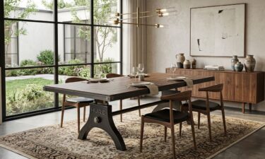 Hure Dining Table