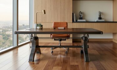 Hure Sit Stand Crank Desk